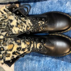 Size 10 Women’s Fuzzy Cheetah Print Dr. Martens